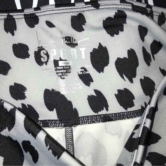 Nicole Miller Sport Women's Leggings W/Media Pockets NWT - Picture 4 of 9